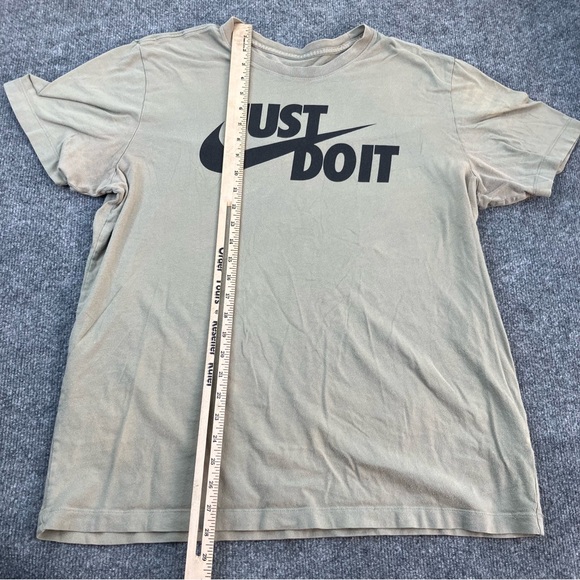 Nike Just Do It T-shirt The Nike Tee Men's Short Sleeve Shirt Large - Picture 2 of 9